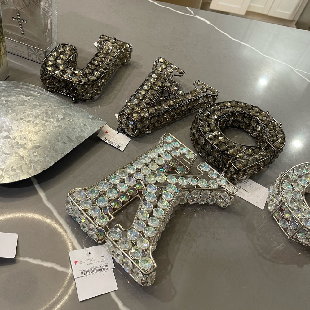 House & Accessories ITEMS - Picture 2 of 2